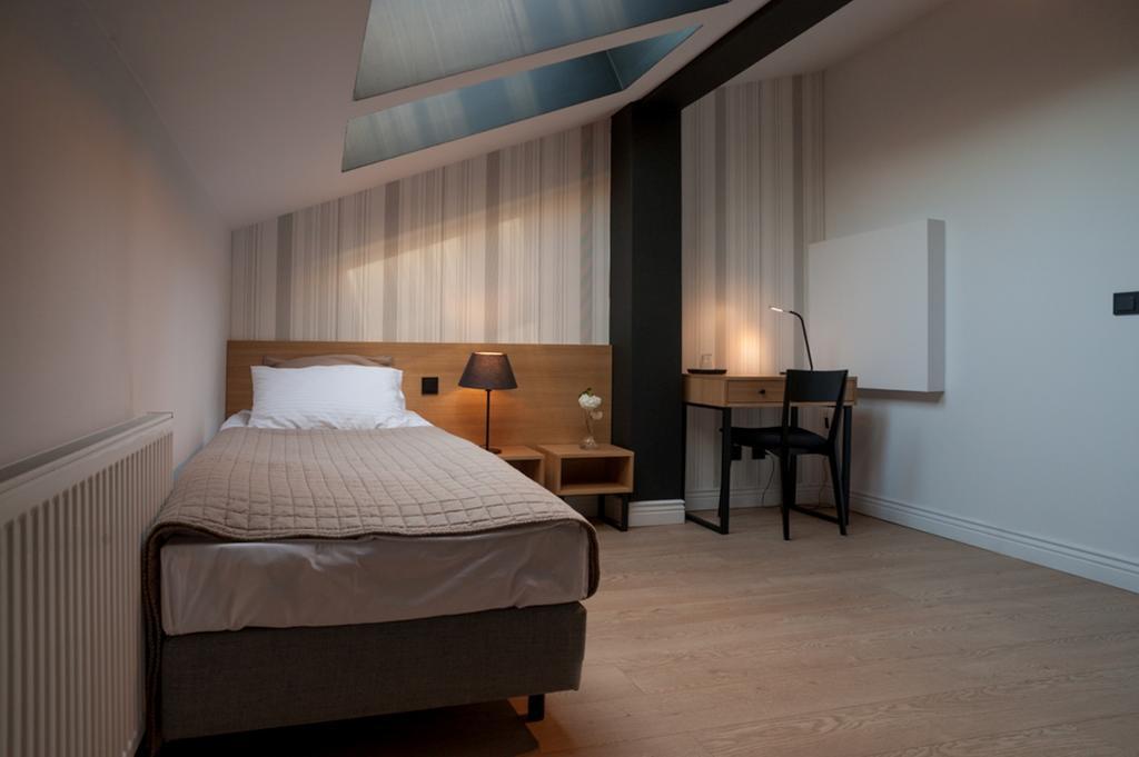 Qbatura Cafe & Hotel Ciechanow Room photo